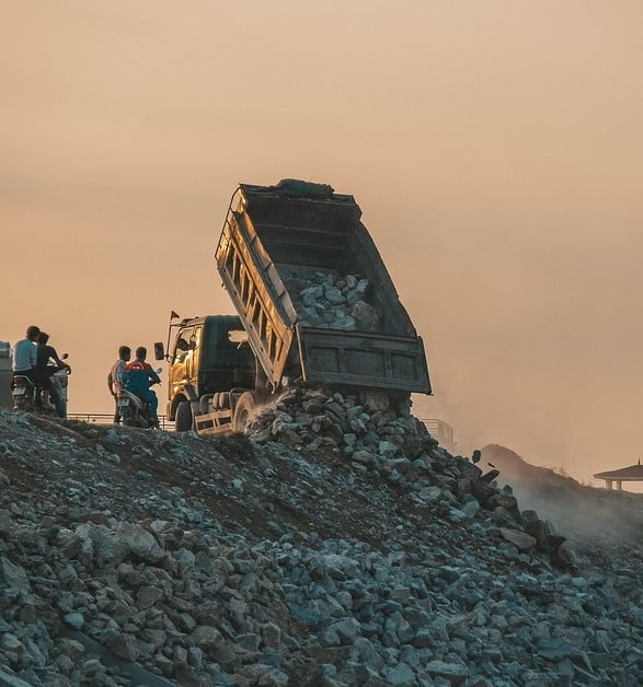 Lốp xe công trình